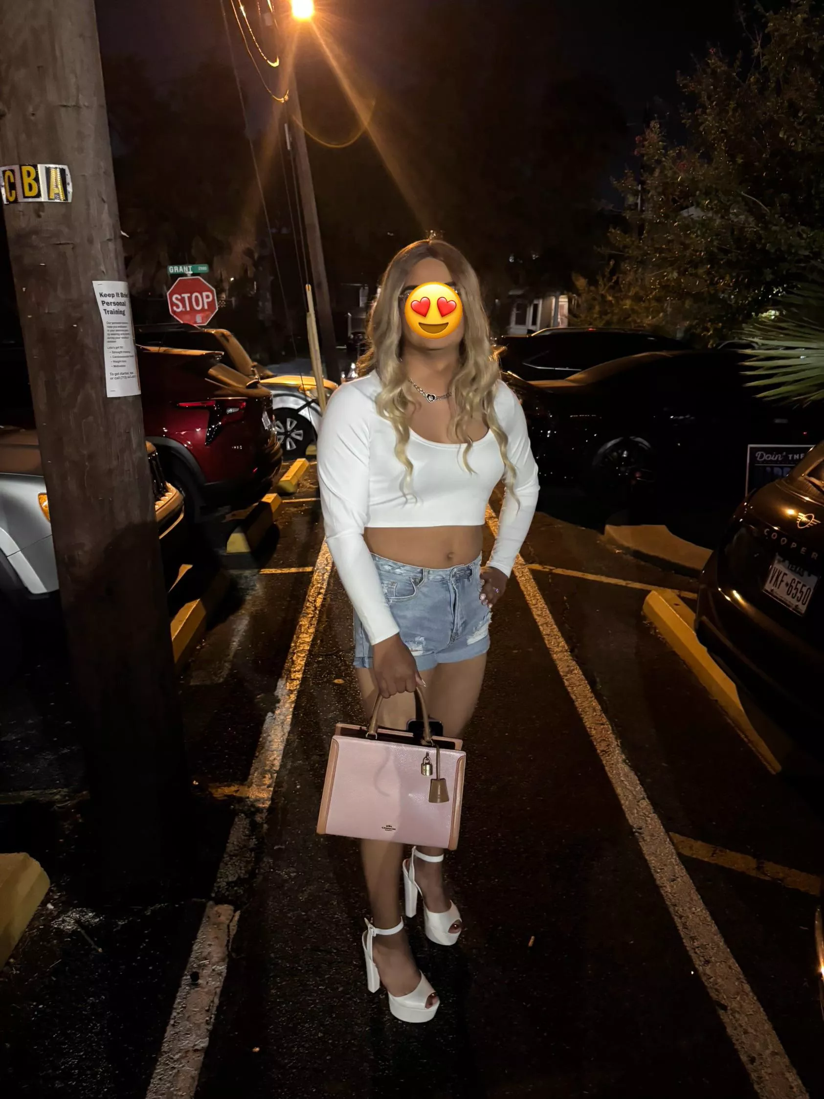 Went out to a gay bar for the first time!!!