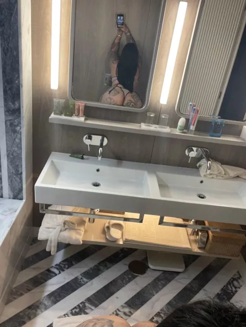 What do you call a girl who proposes anal sex on the first date?
