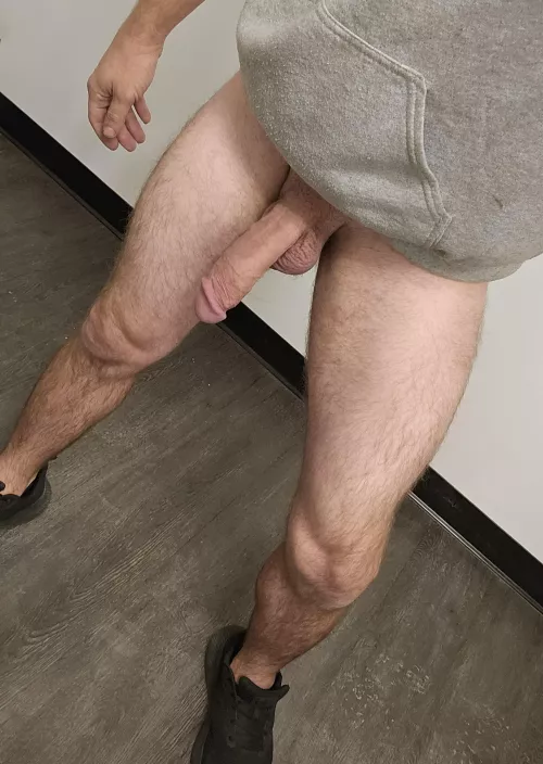 When it's chilly out but you still want to wear the bare minimum 😏