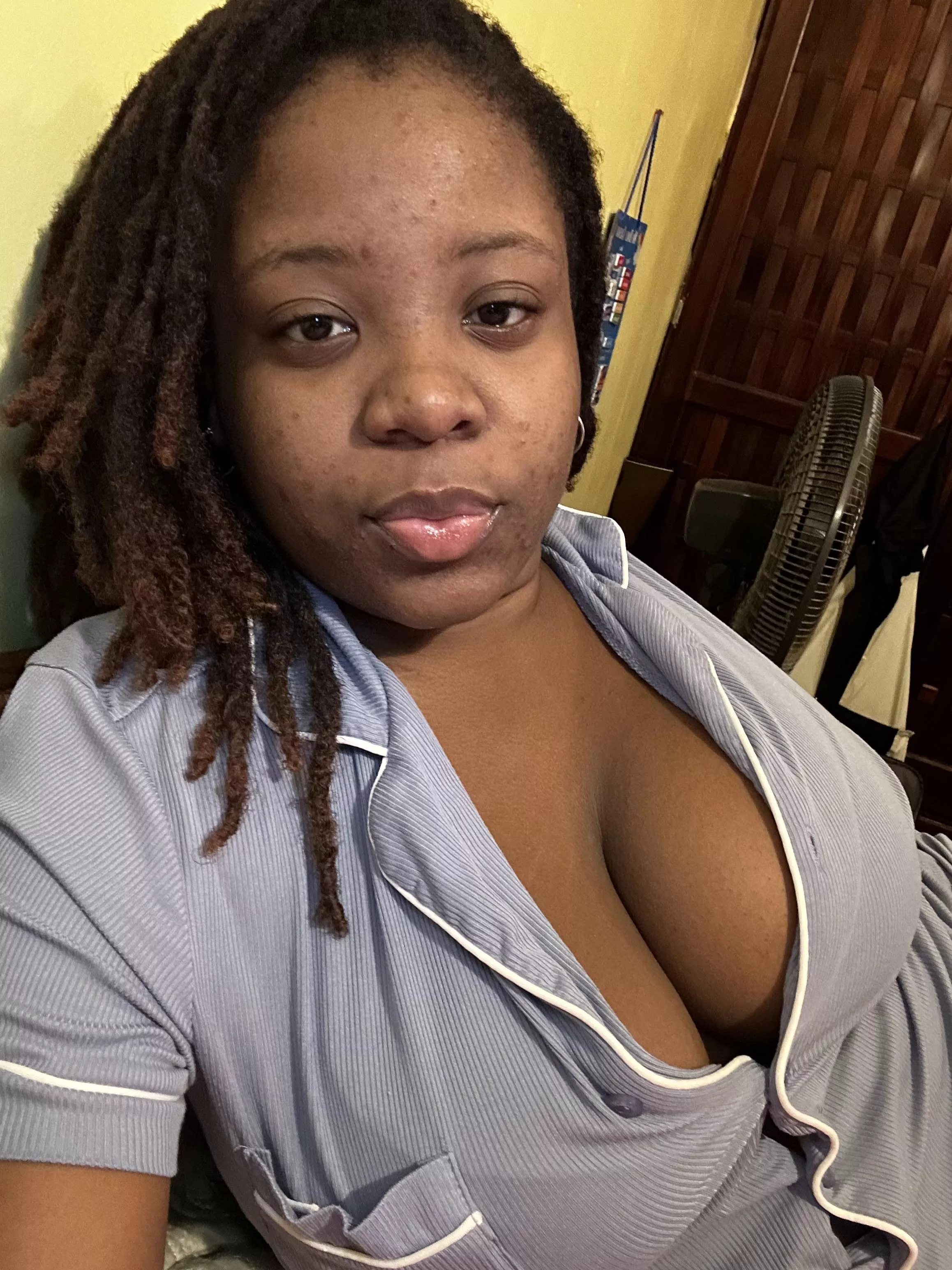 White betas come worship mommy