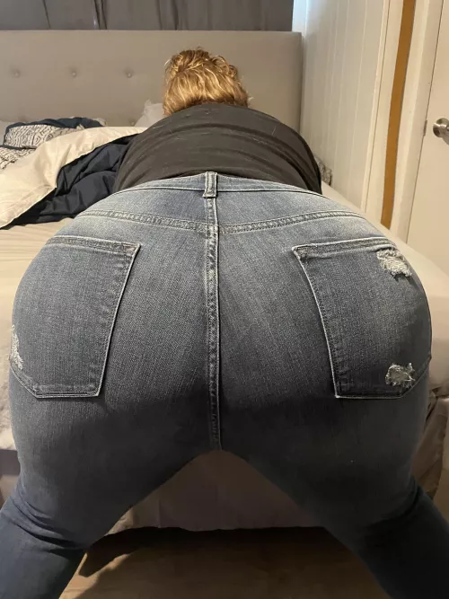 Who likes my wife’s tight ass?