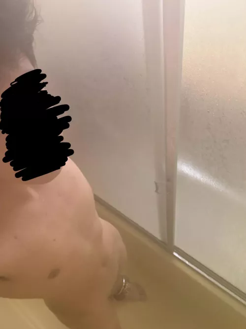 Who wants to join me in the shower 😏