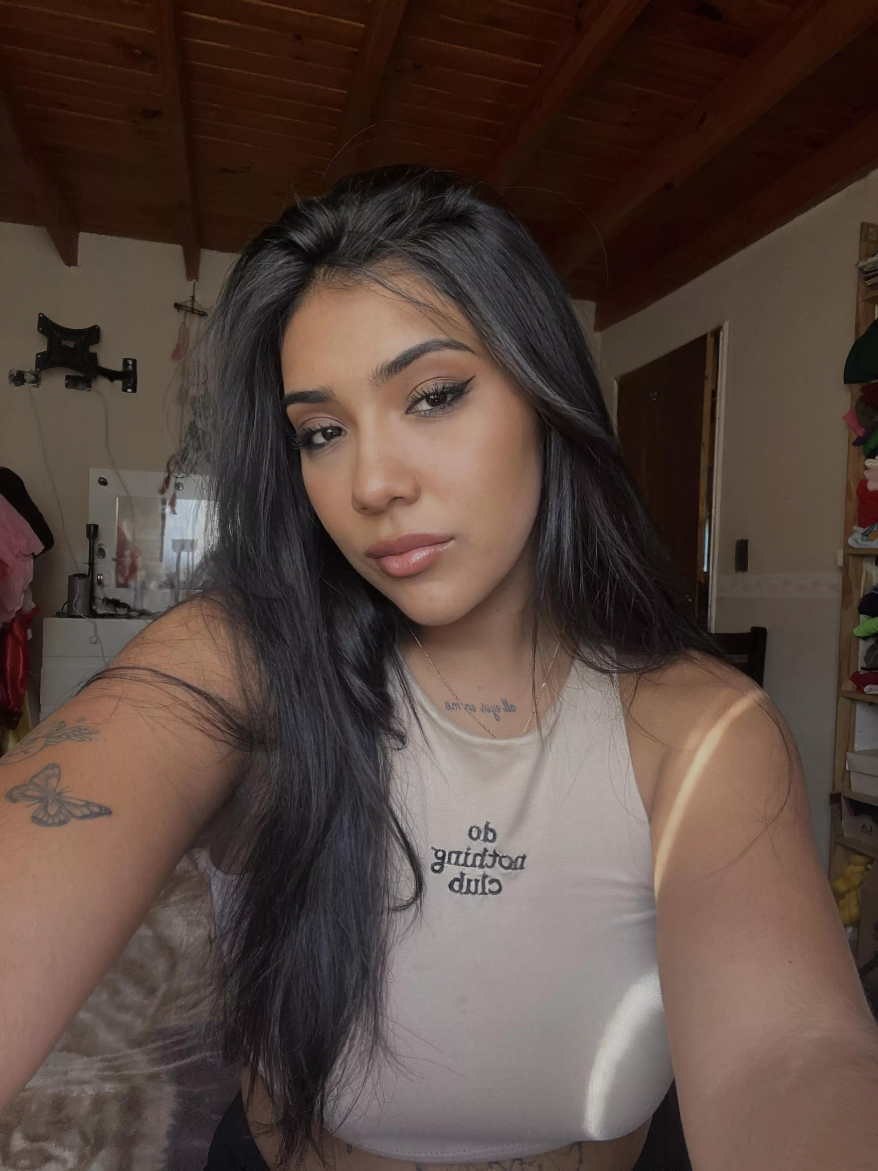 Who’s gonna be a good boy and become my cash dispenser?👠