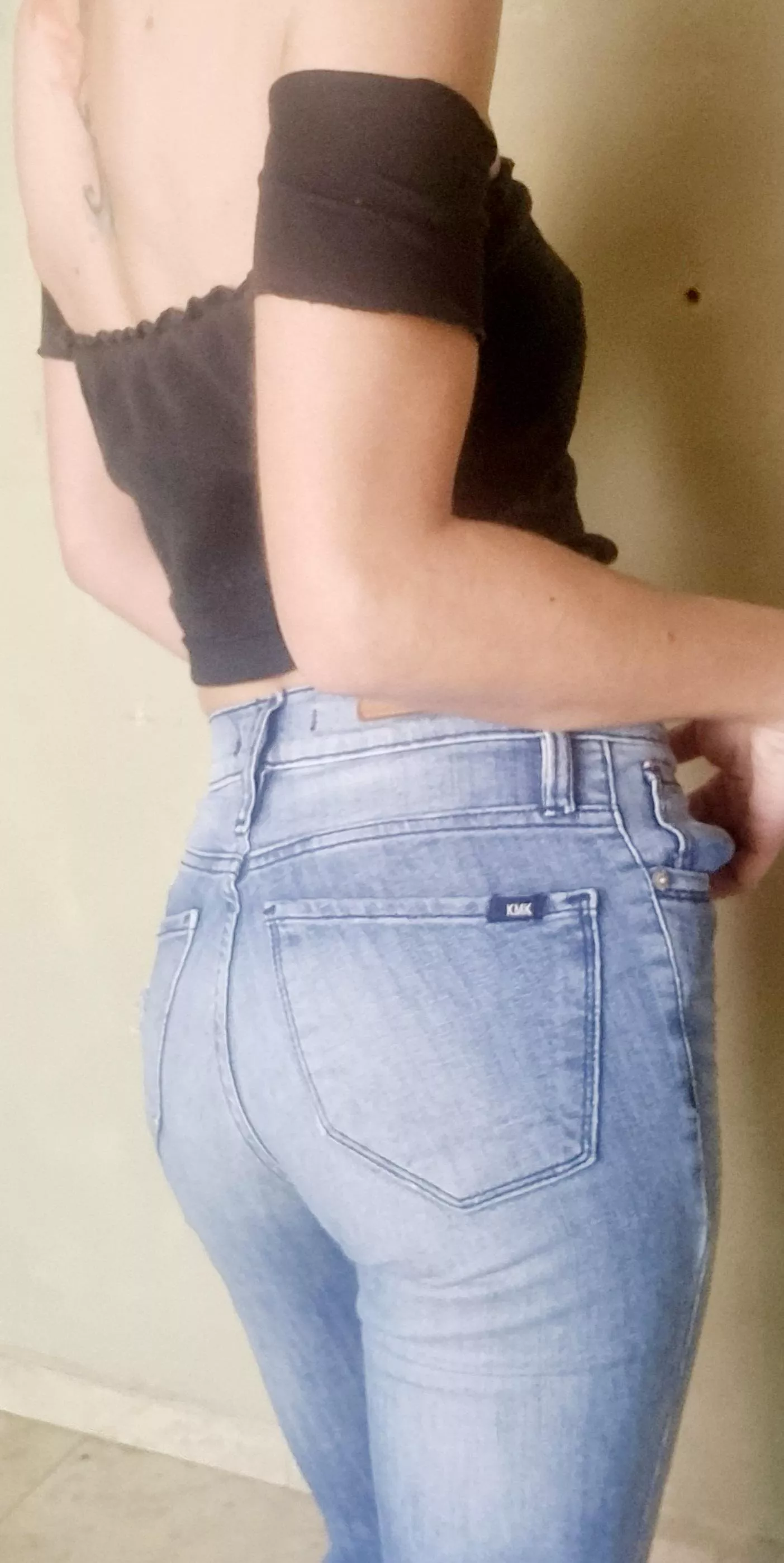 would you like to caress my jeans while I'm wearing them?