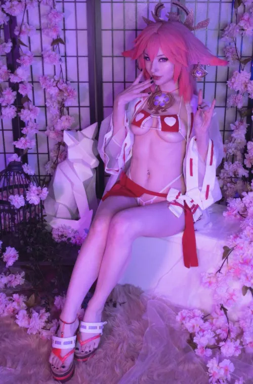 Yae Miko by (Shiroktsne)