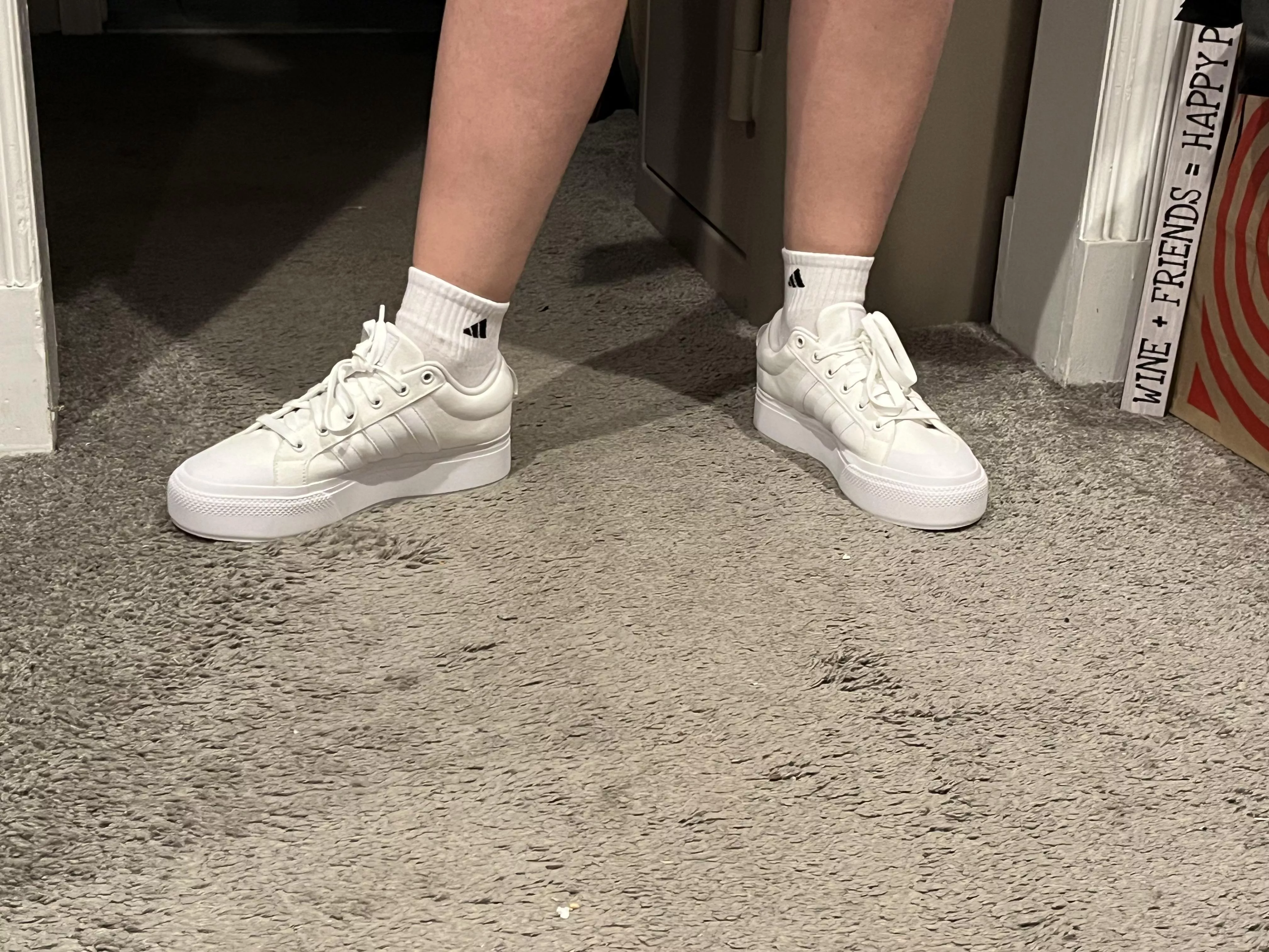 You guys like milfs in all whites?