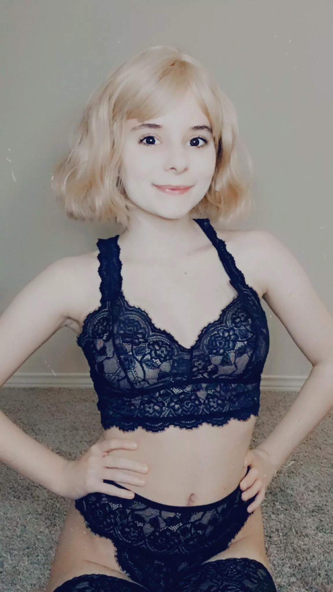 You think I'm pretty? Prove it and send!