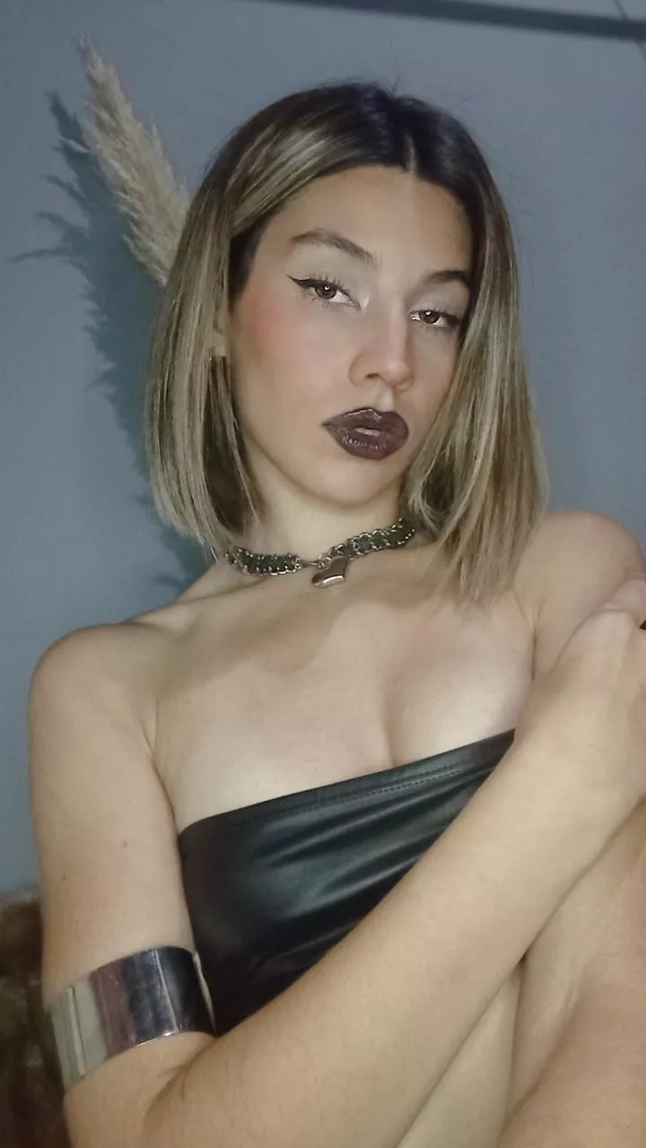 Your wildest fetish and fantasy will be safe with mommy 