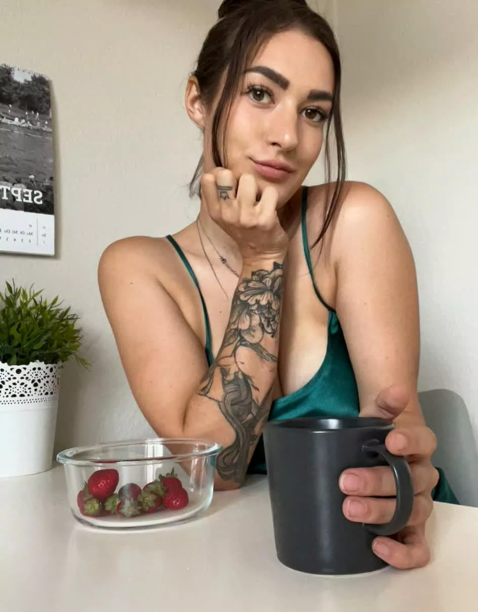 Zuerst Kaffee oder gleich zu mir? 😈