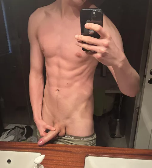 [19] Wanna see me cum all over my abs?