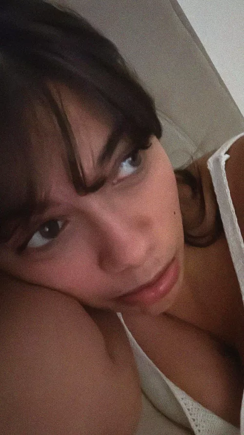 19F 4 M I'm so boreddd rn 