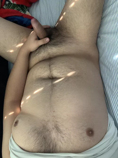 23yr SoCal- i need a bro to lick me all over and get kinky hmu if that sounds like fun  😏