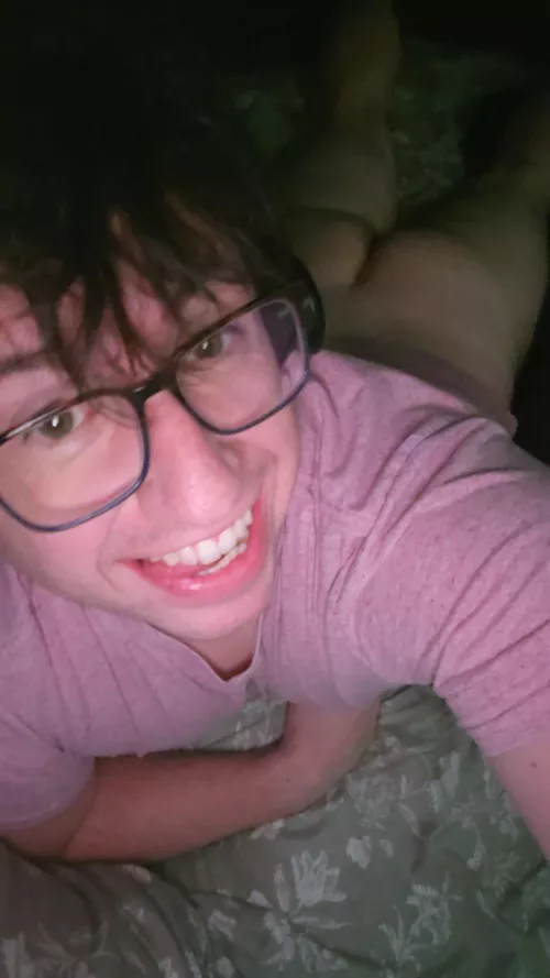 34 nerdy bottom for curious or aggressive jock tops