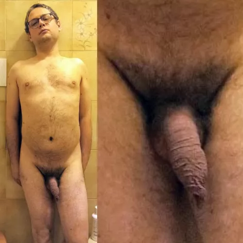 (43) COMPLETELY NAKED WITH ENLARGEMENT OF MY SOFT PENIS IN HAIRY VERSION