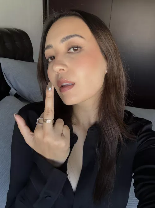 A beta with a flip off fetish will relapse in 3..2..1