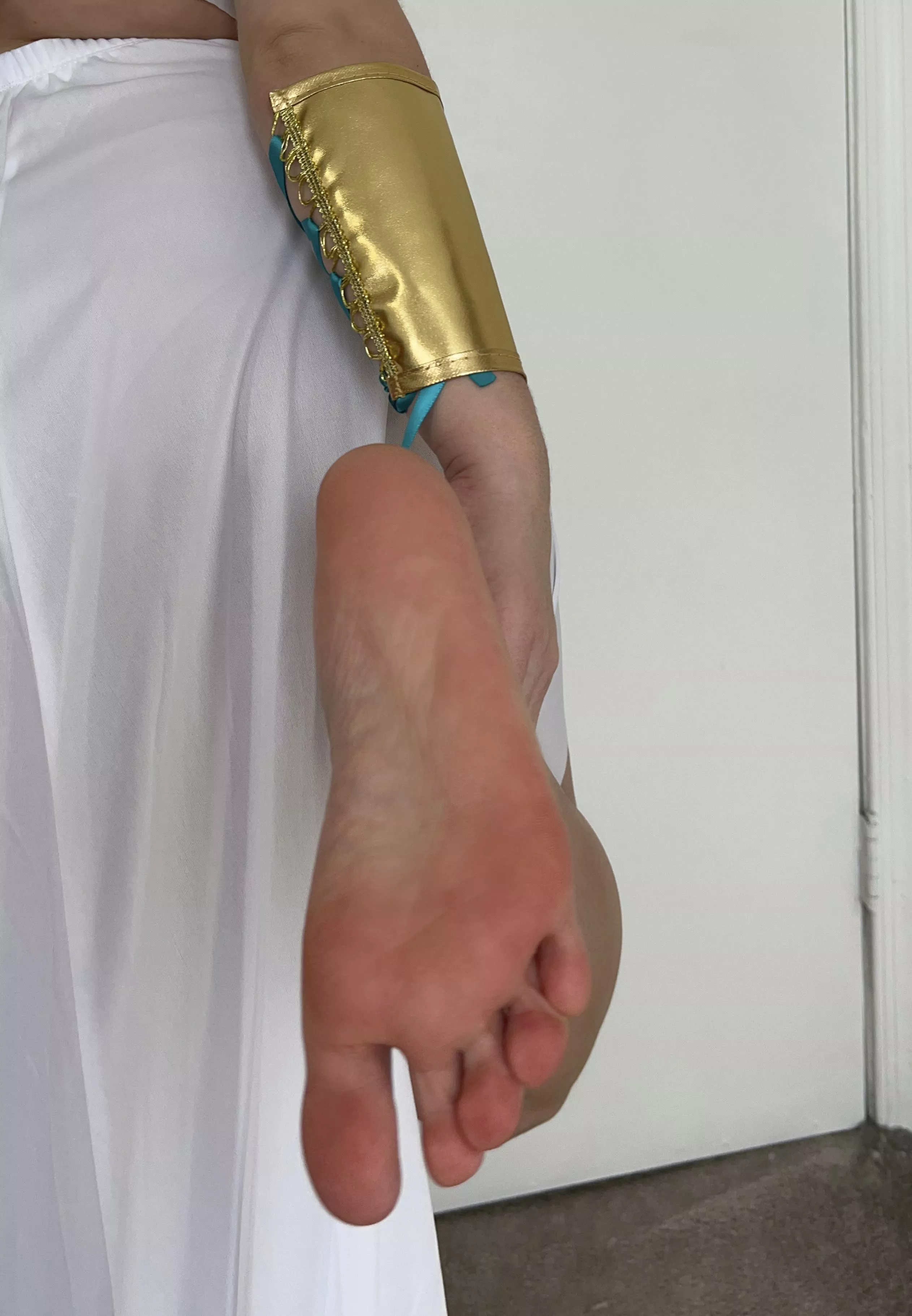 A treat for your Halloween eve, it’s all my birthday tomorrow 🥳🥰