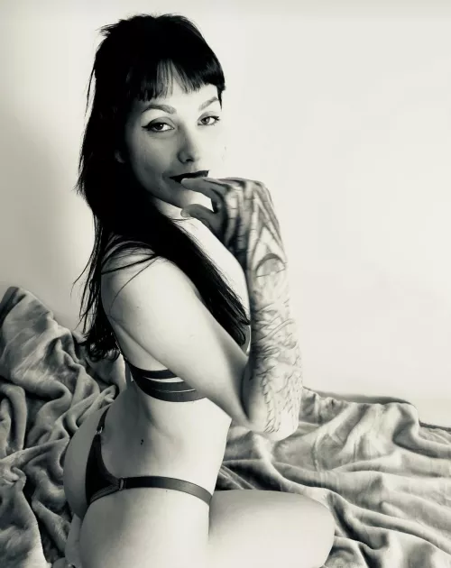 Always remember this; even if they cut off your legs your penis would never reach the floor. 🤭🤭😂😂