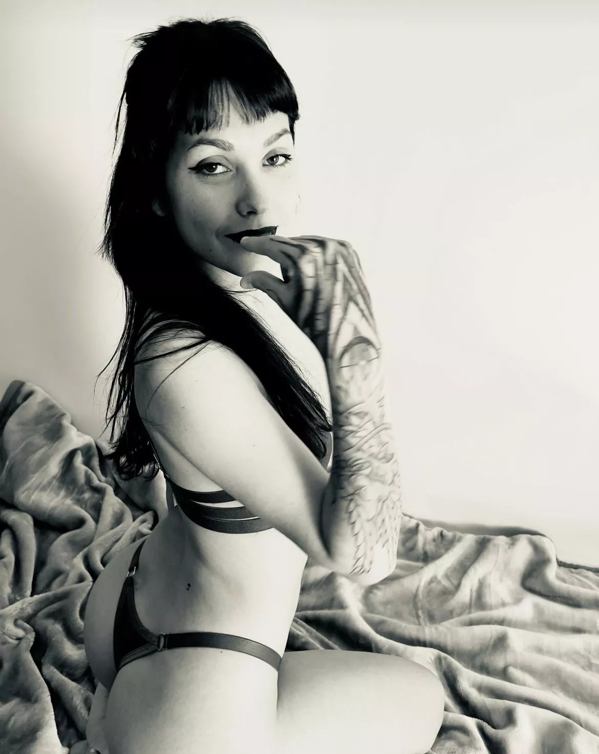 Always remember this; even if they cut off your legs your penis would never reach the floor. 🤭🤭😂😂