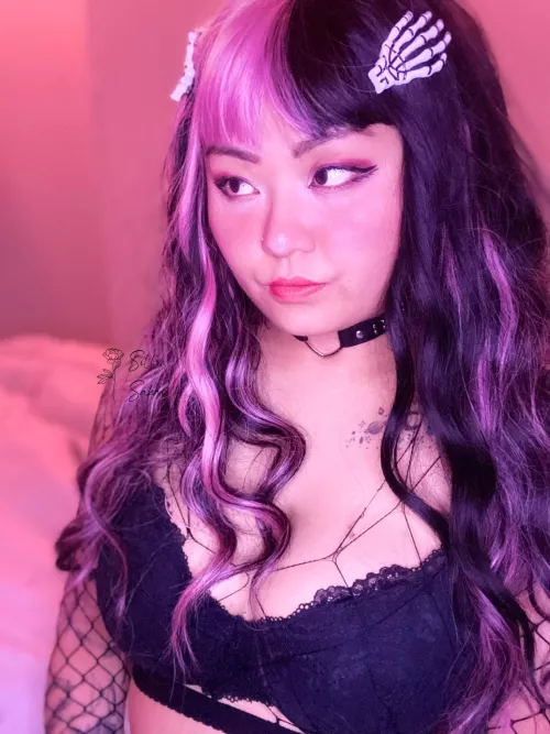 An emo girl’s favourite activity on halloween is haunting your wallet