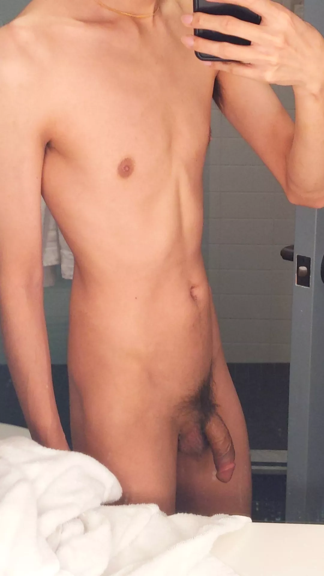 Any breeder bear over 30 for this twink?