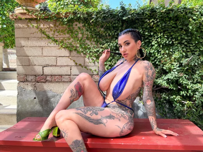 Arabelle rocks a big pair 