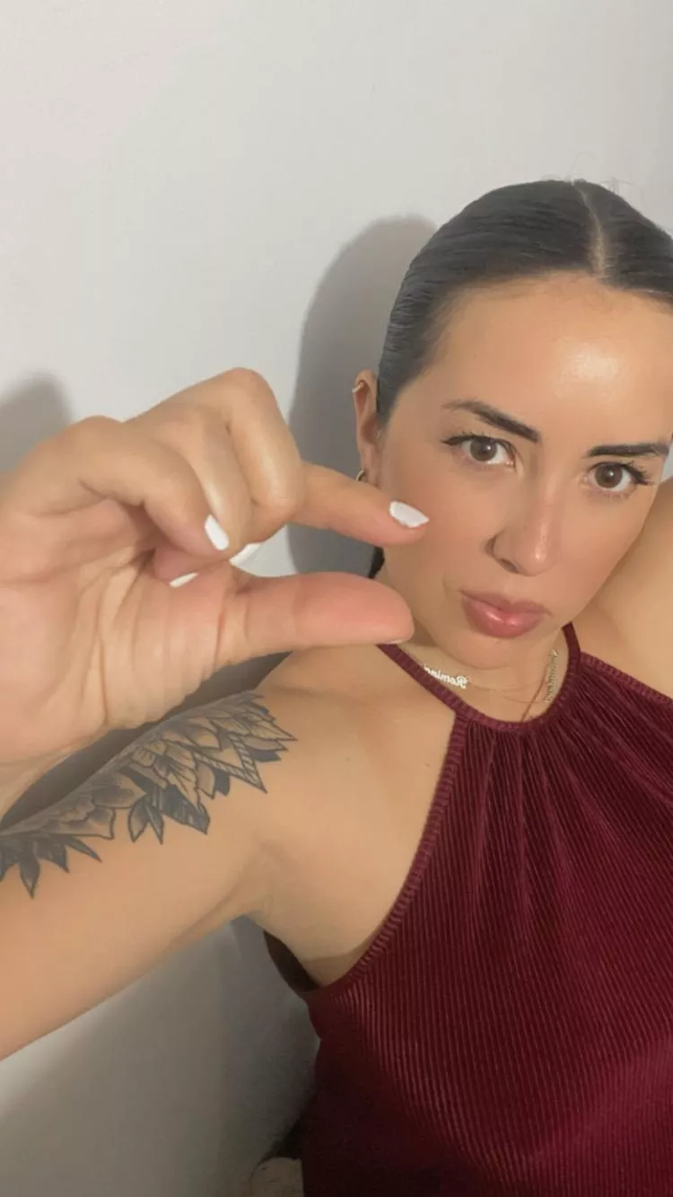 Arrow up and say yes if you're under 6.5 inches, I WILL ask for proof