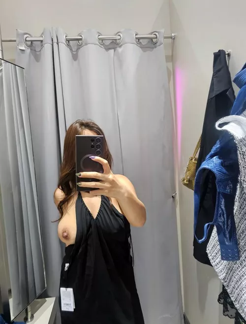 Asian MILF Nip Slip!