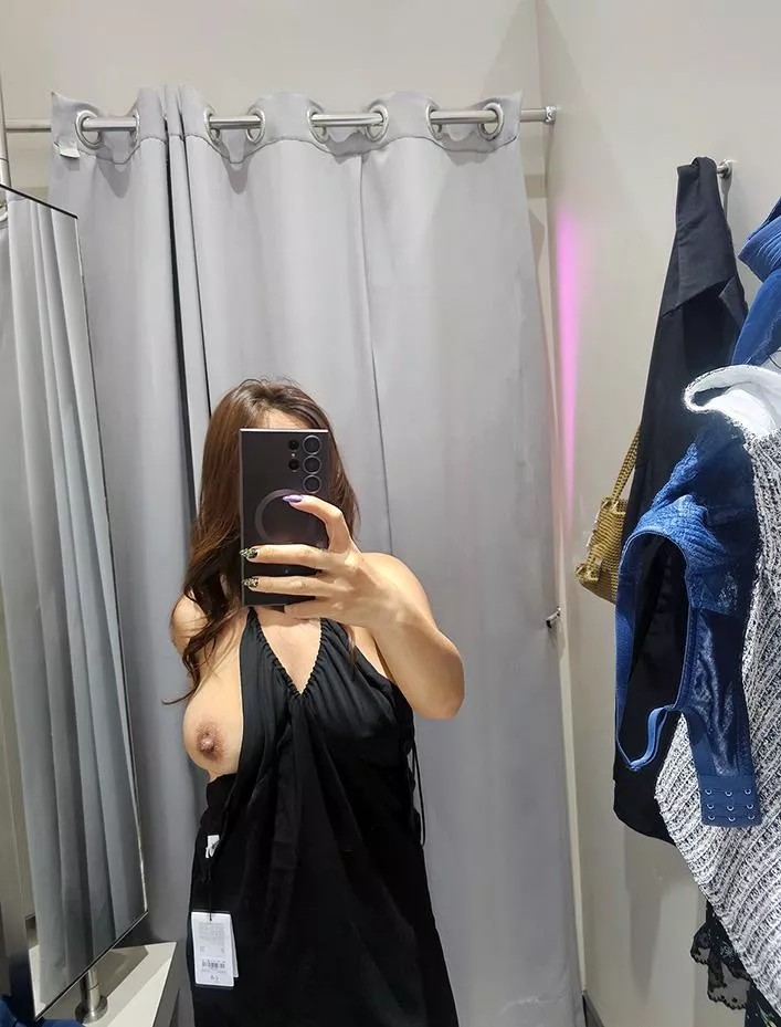 Asian MILF Nip Slip!