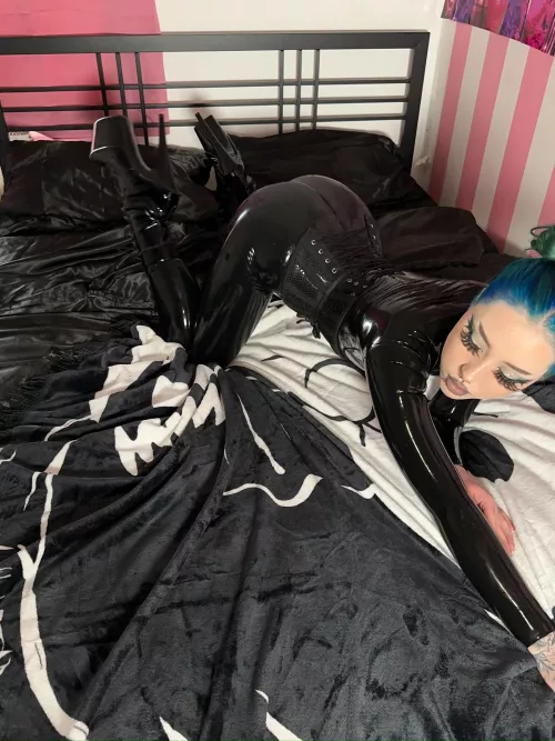 Ass so shiny you can see your reflection in it