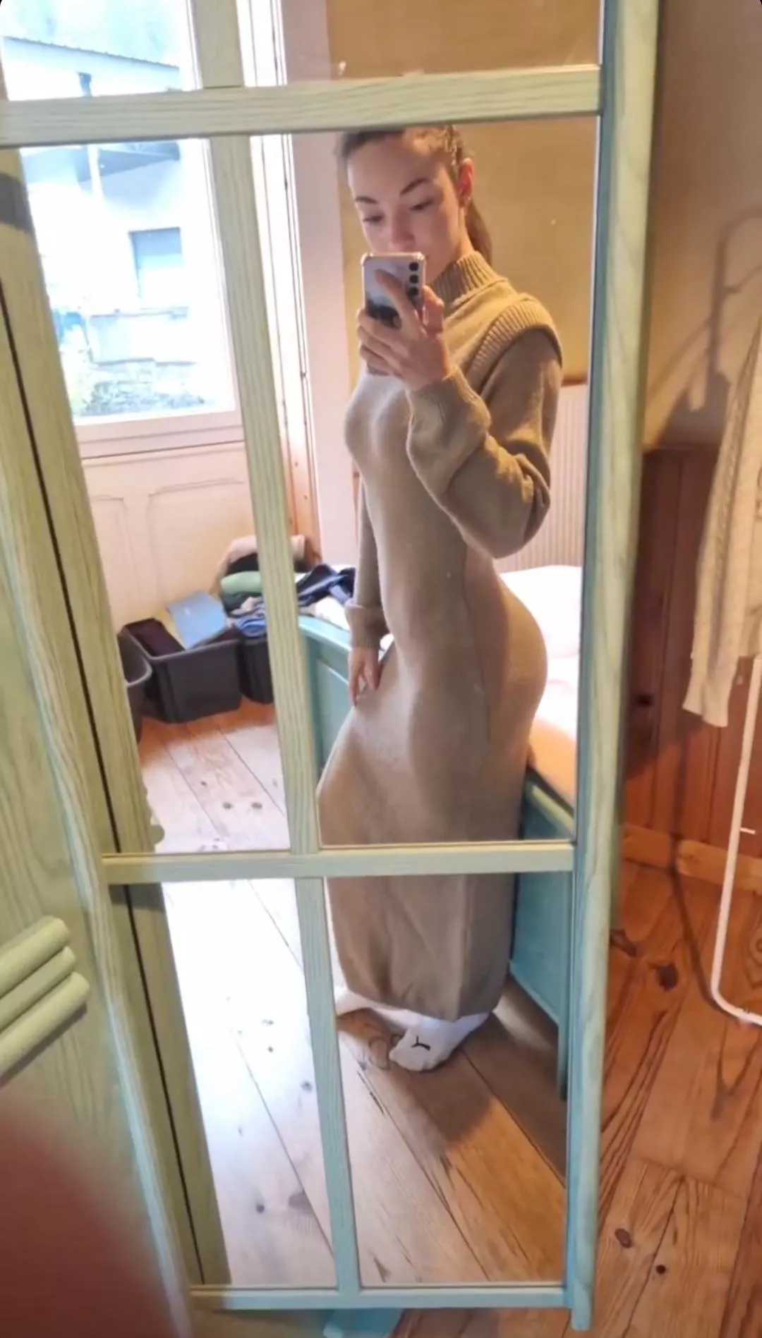 Cold weather doesn't mean I can't wear tight dresses