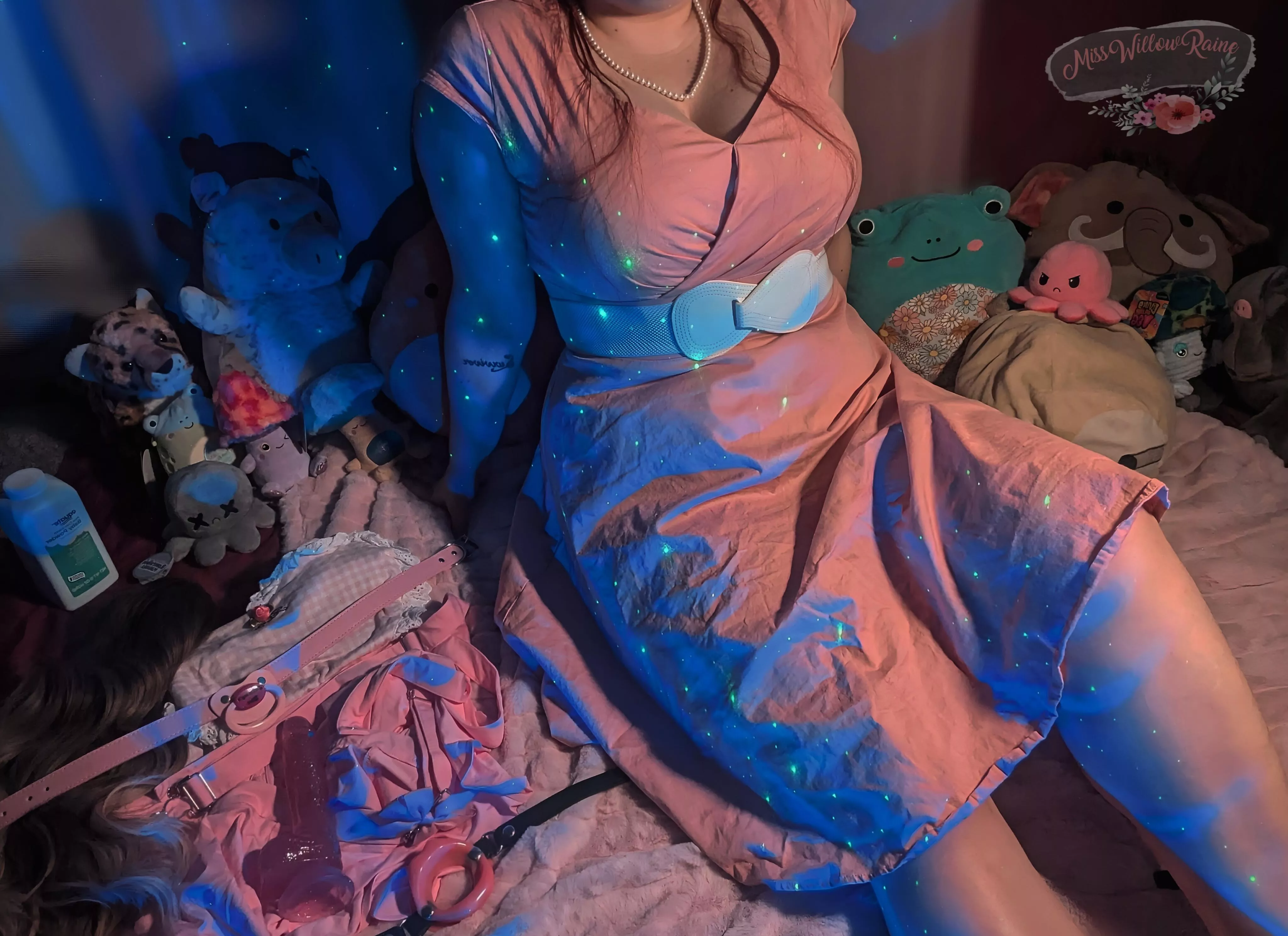 Come back from a first date and find her like this, are you leaving or letting her dress you up? 