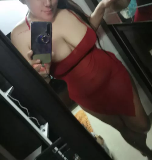 Daddy,do you need a massage to relieve your stress from work