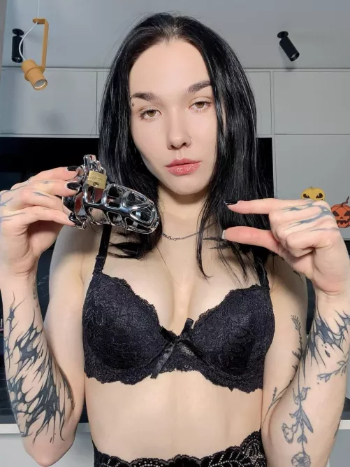 Describe me in one word and I'll humiliate you in inbox
