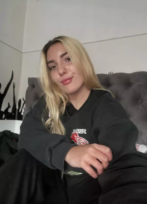 Do older men prefer younger [19F] women?