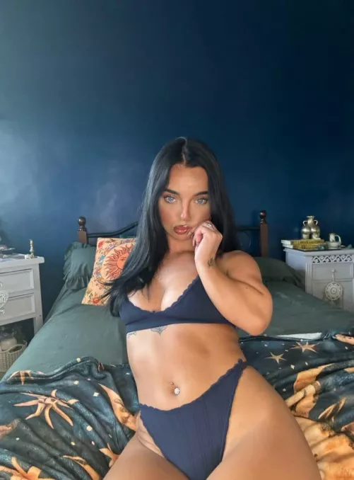 Do you think smaller country girls can be sexy?