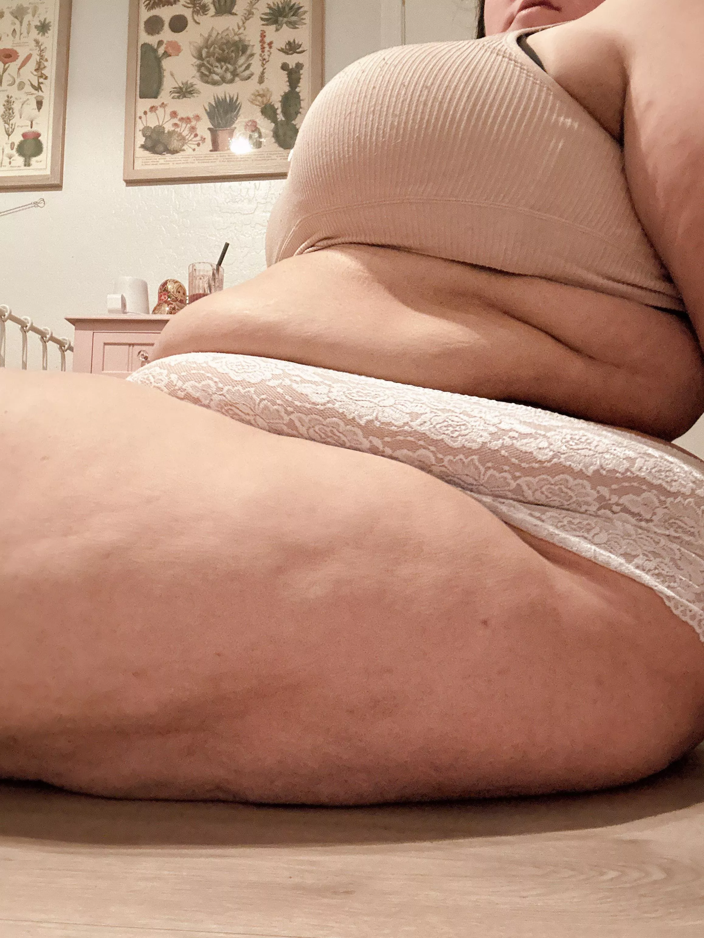 eat me up for breakfast babe 🍽️ ps I looove getting messages/comments from you guys 🥰🩷