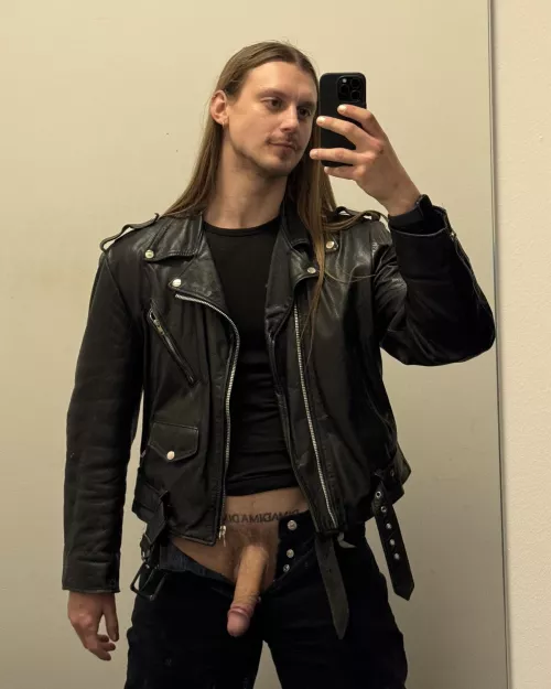 Face: ✔️ Cock: ✔️