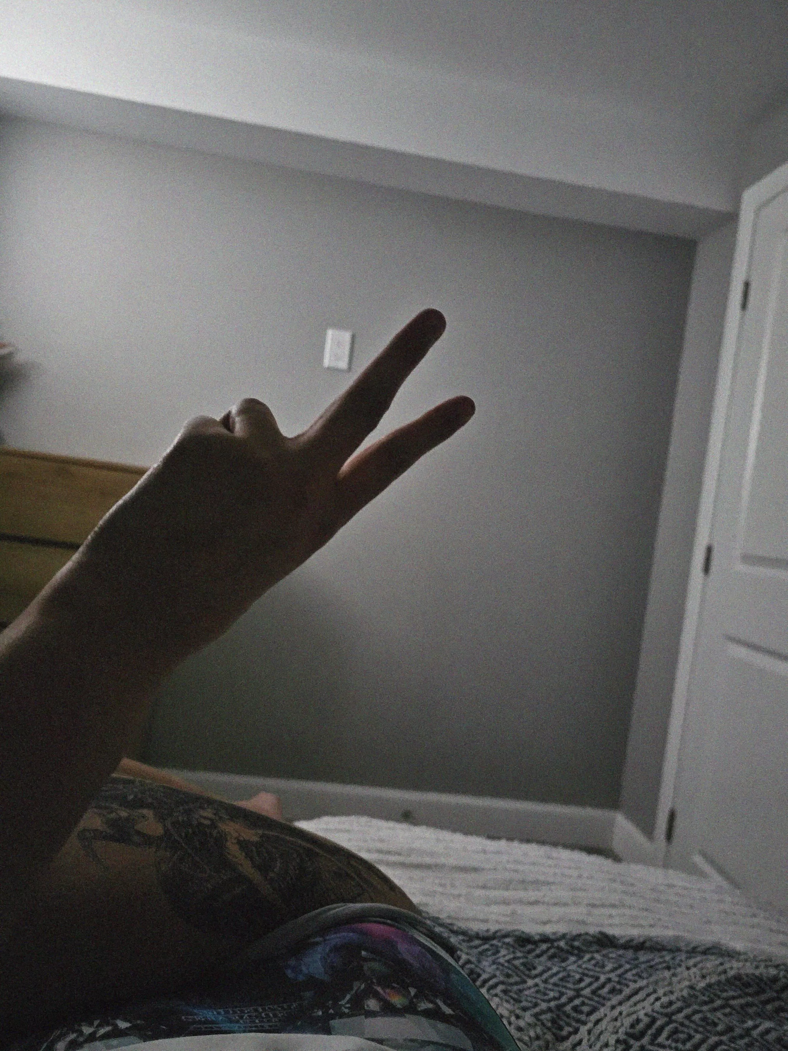 feels like I’m the only one with nothing going on. who’s up for some funny talks???