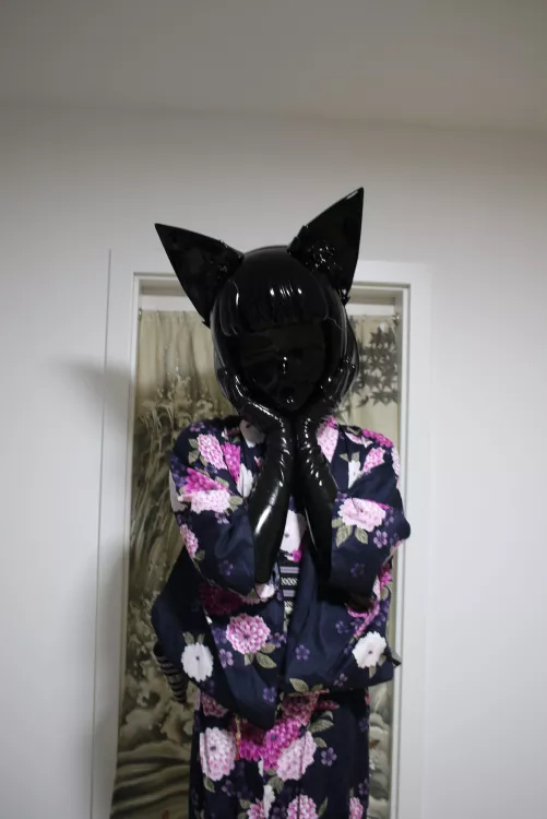 Felt cute, won't delete later :3 (📸 & 👘: @DeaField4)