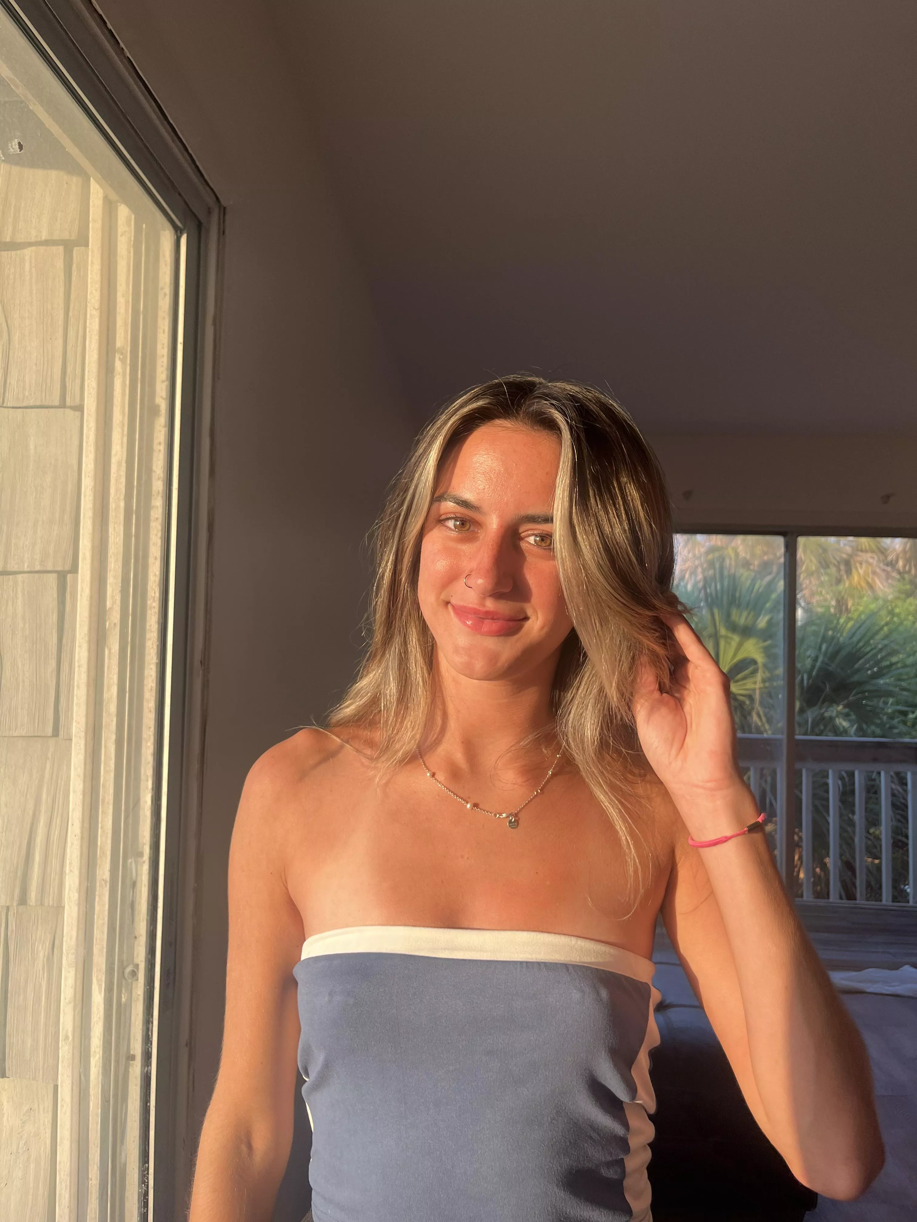 Going live in 30 minutes for some spooky sexy fun 🥵