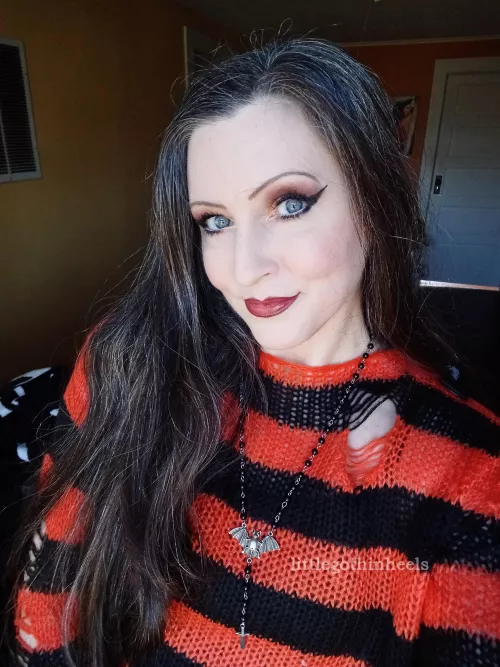 goth girl since the 90s (43F)