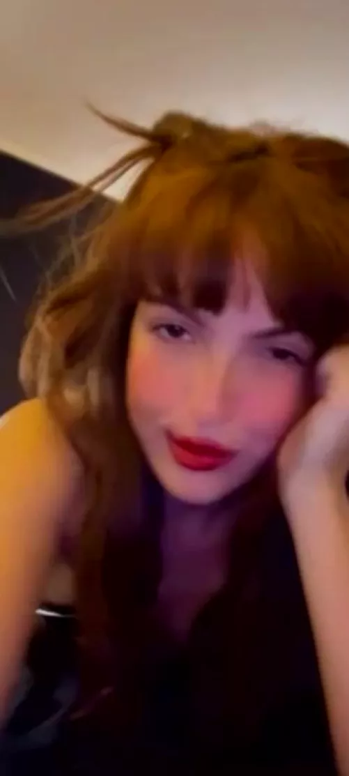 I heard you can’t resist a redhead.. let’s test that theory
