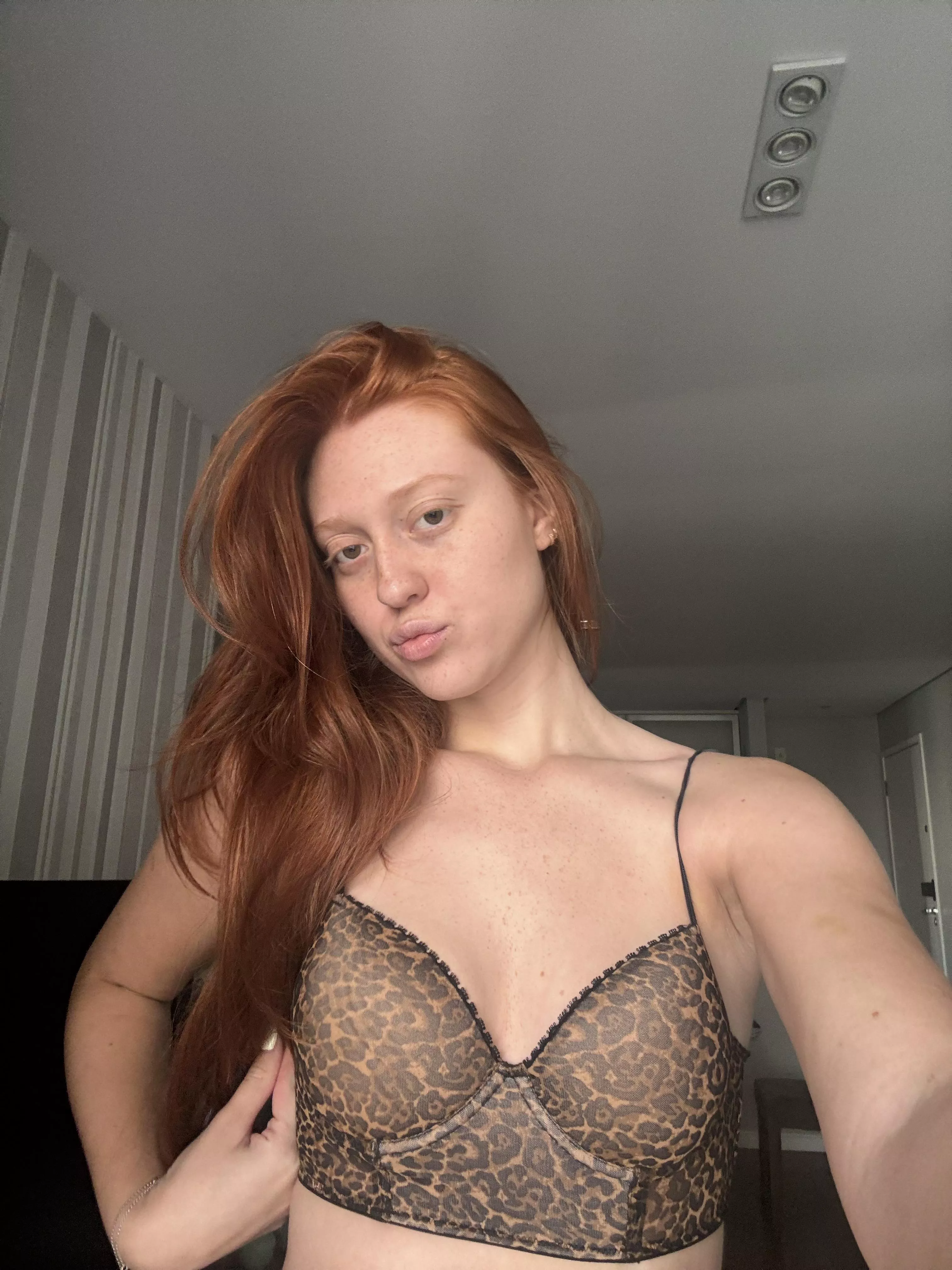 I just love teasing random guys online. 