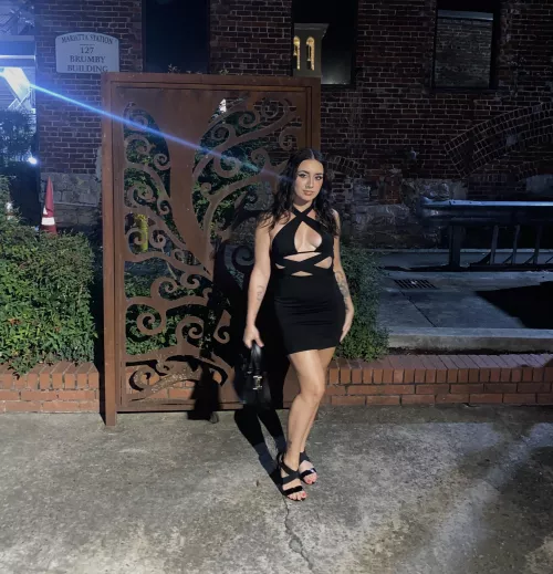 I look this good because I know I’ll be using you for your wallet tonight 