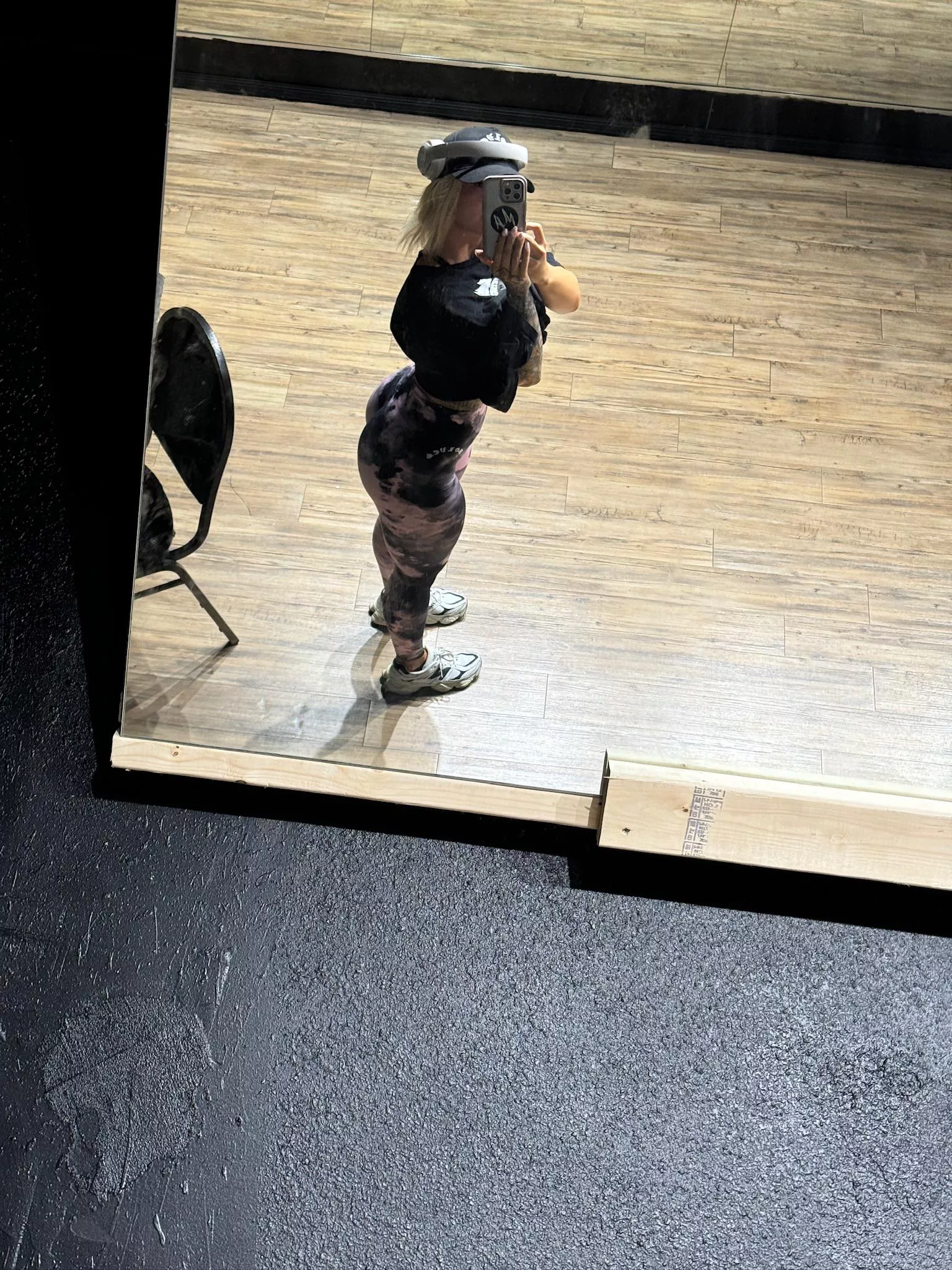 i love ceiling mirrors in the gym  