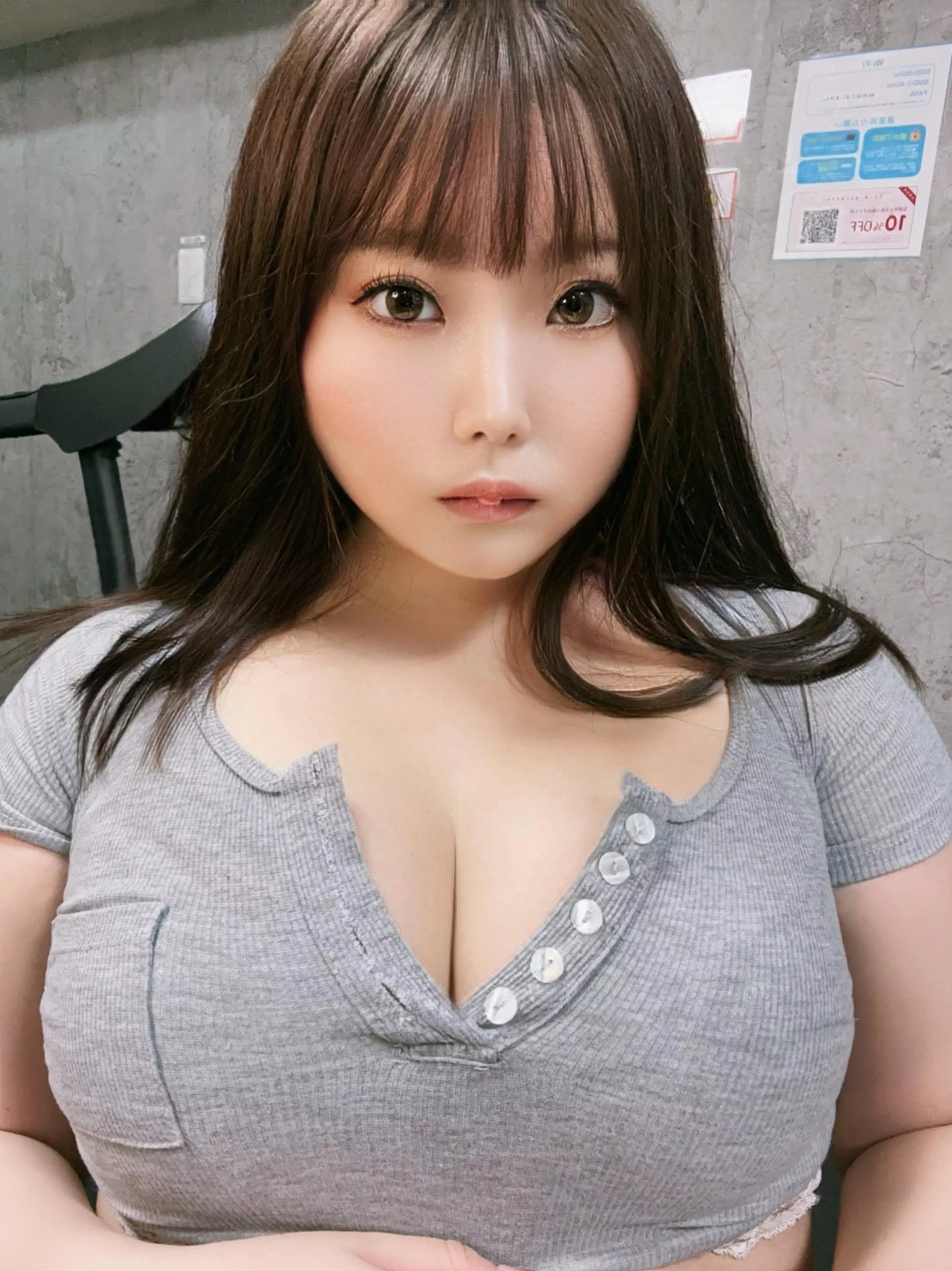 I love shirts that make it easy to get my boobs out and bounce them :)