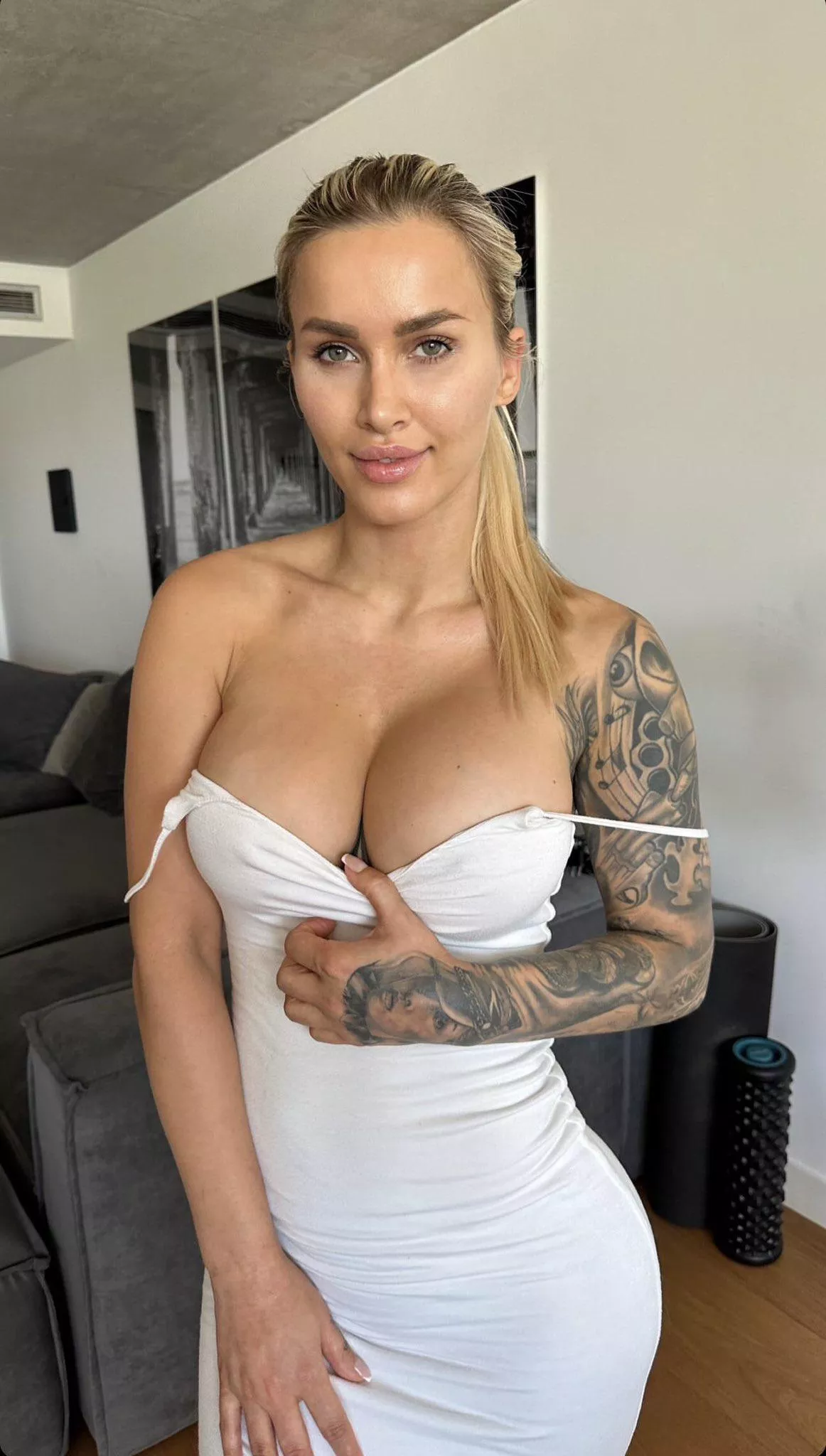 I love teasing men by slowly taking off my dress