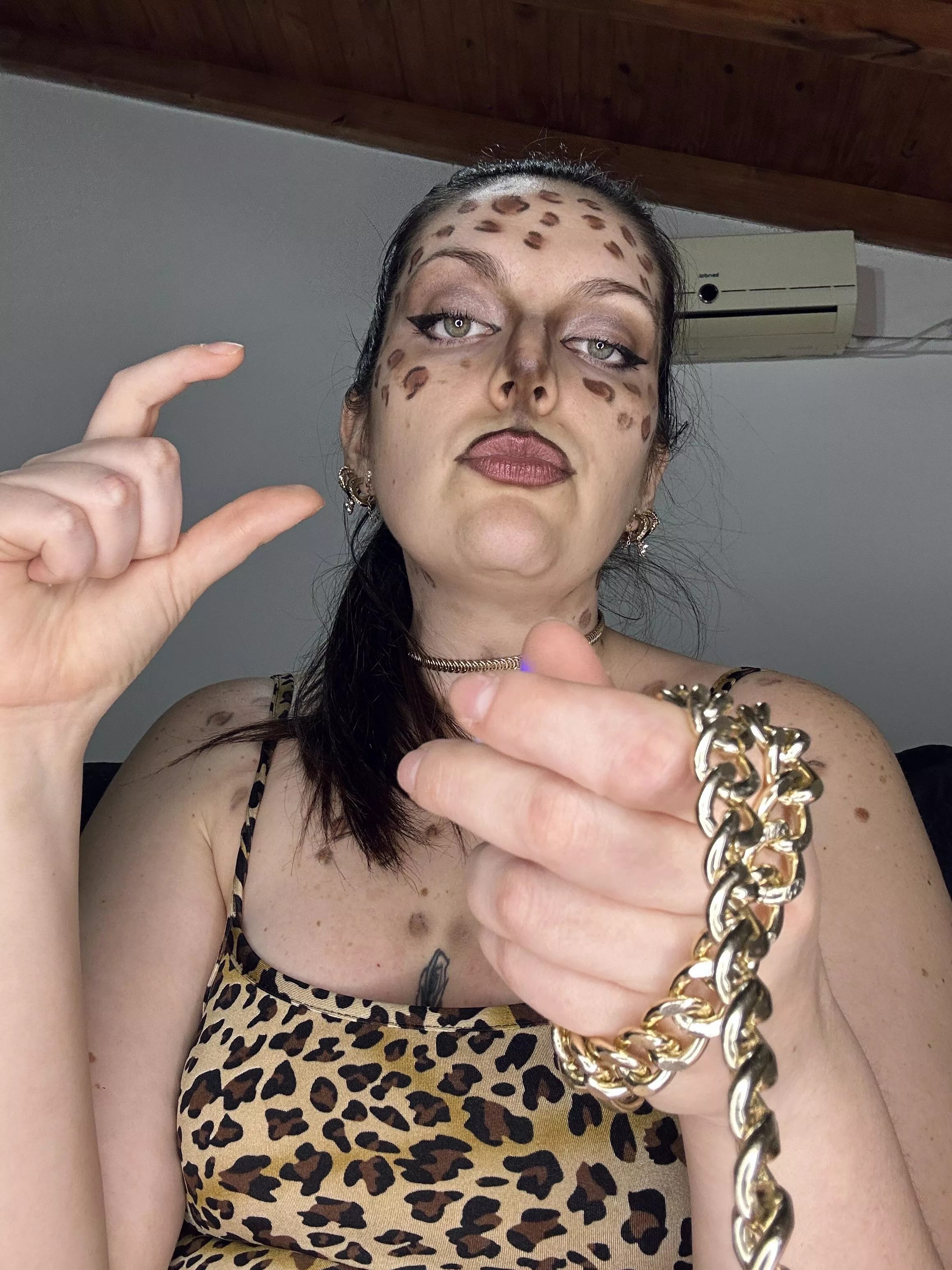 I love to laugh at my pets with clitoris