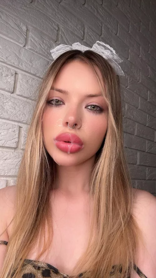 I want more of that milky cum on my face