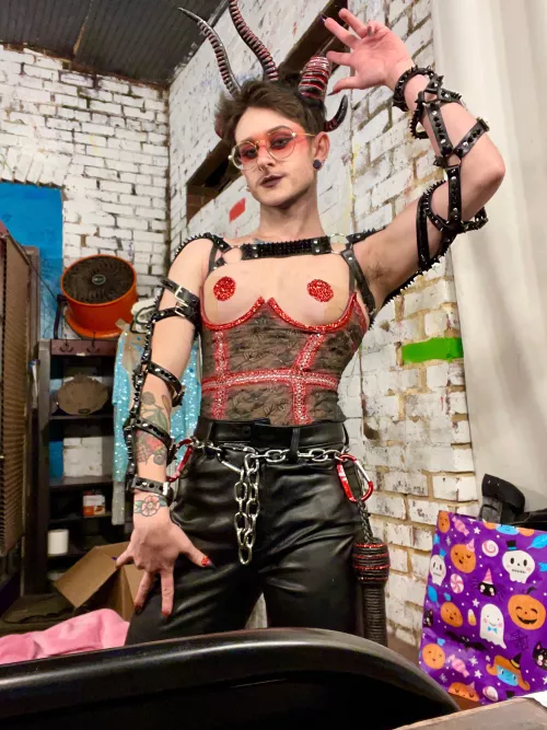 I’m am incubus that wants to make you mine